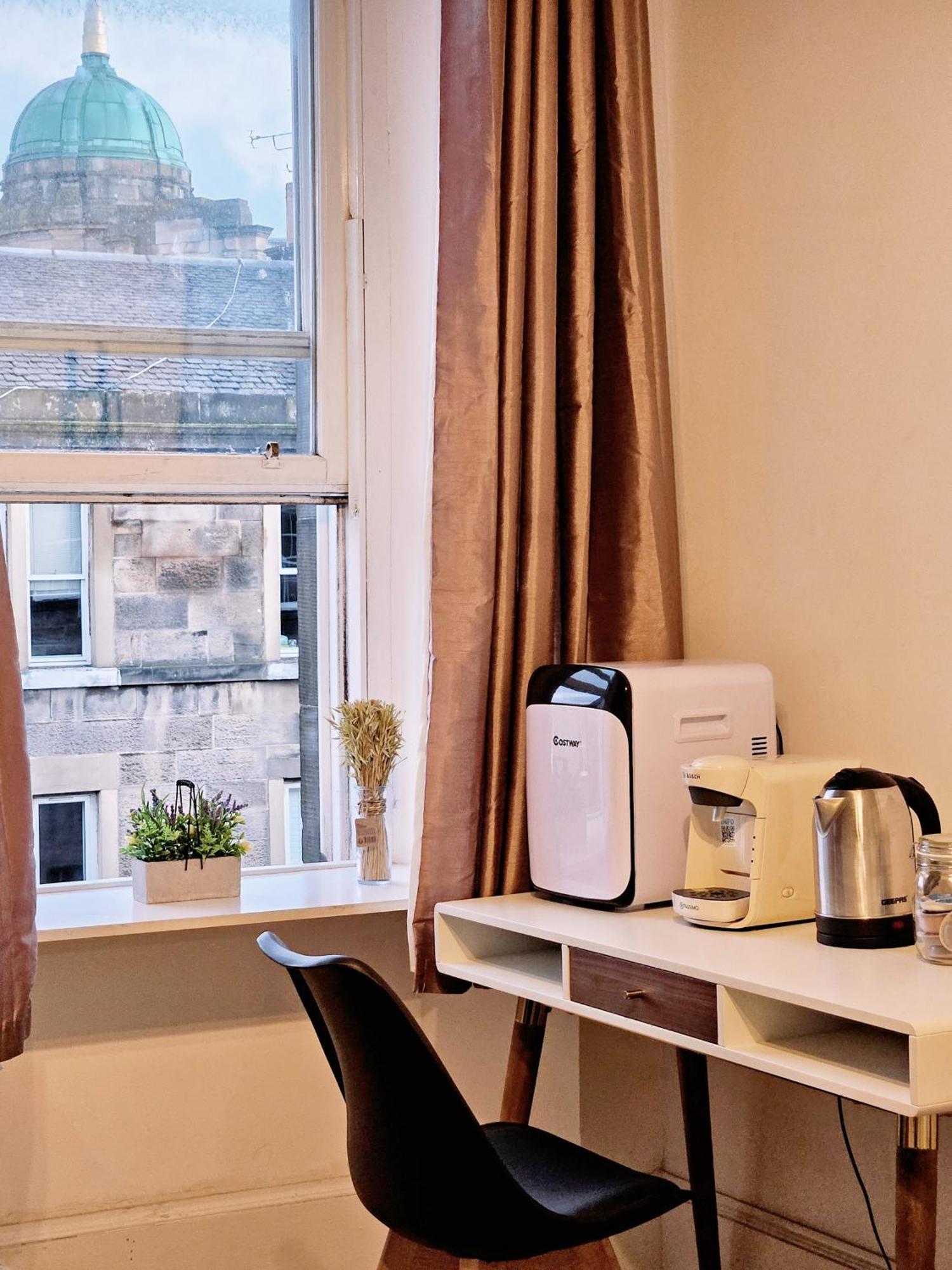No15 Castle View Apartment Единбург Екстериор снимка